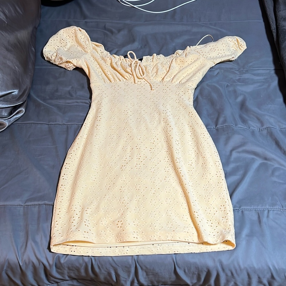 Windsor size medium yellow mini dress
